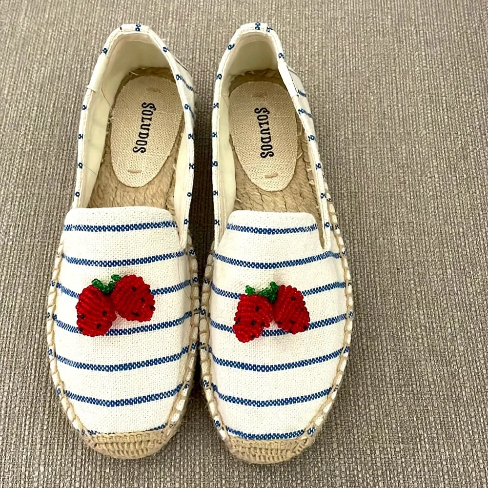 NIB SOLUDOS Espadrilles in Stripes w/strawberries - Picture 3 of 5